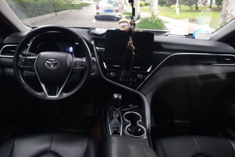 Used Toyota Camry 2021 2.0G Luxury Edition Center Console