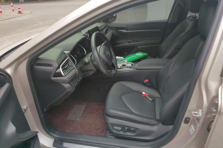 Used Toyota Camry 2021 2.0G Luxury Edition Driver Seat