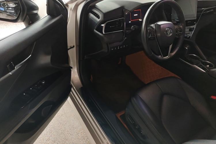 Used Toyota Camry 2021 2.5G Luxury Edition Driver Seat