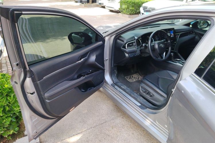 Used Toyota Camry 2021 2.0G Luxury Edition Driver Seat