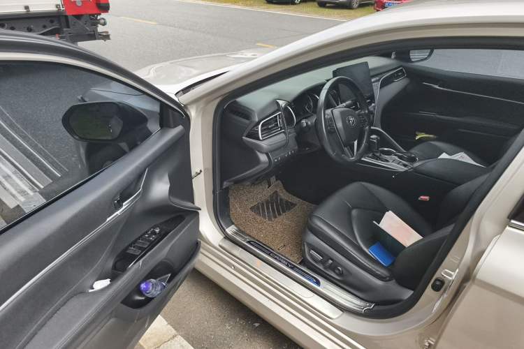 Used Toyota Camry 2021 2.0G Luxury Edition Driver Seat