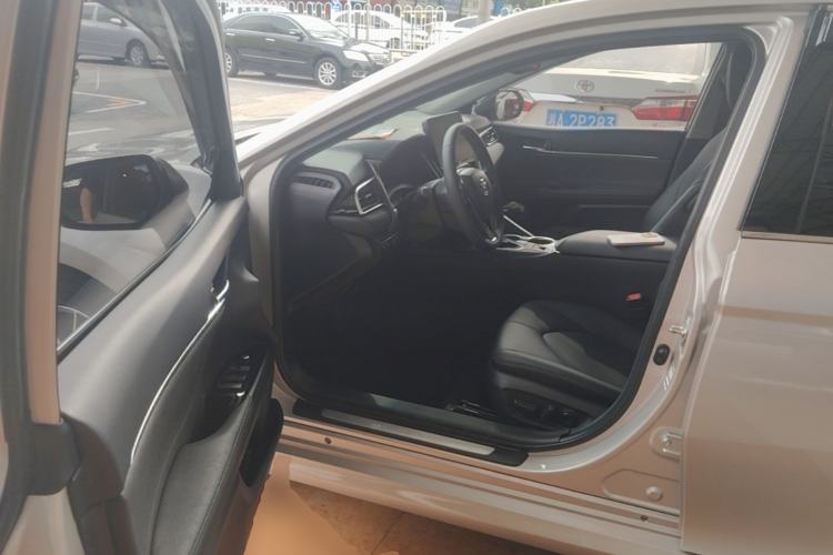 Used Toyota Camry 2021 2.5G Luxury Edition Driver Seat