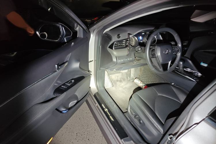 Used Toyota Camry 2021 2.0G Luxury Edition Driver Seat