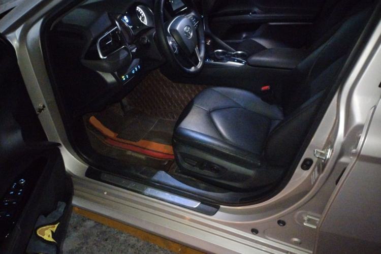 Used Toyota Camry 2021 2.0G Luxury Edition Driver Seat