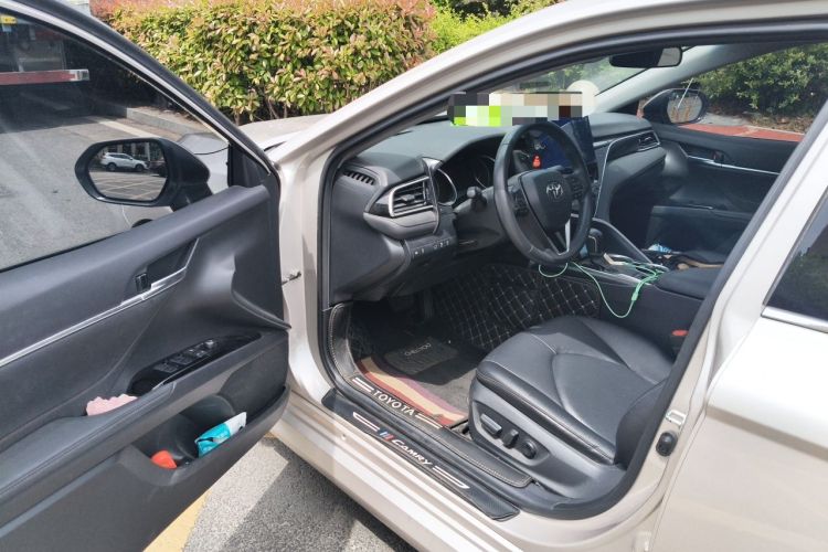 Used Toyota Camry 2021 2.0G Luxury Edition Driver Seat