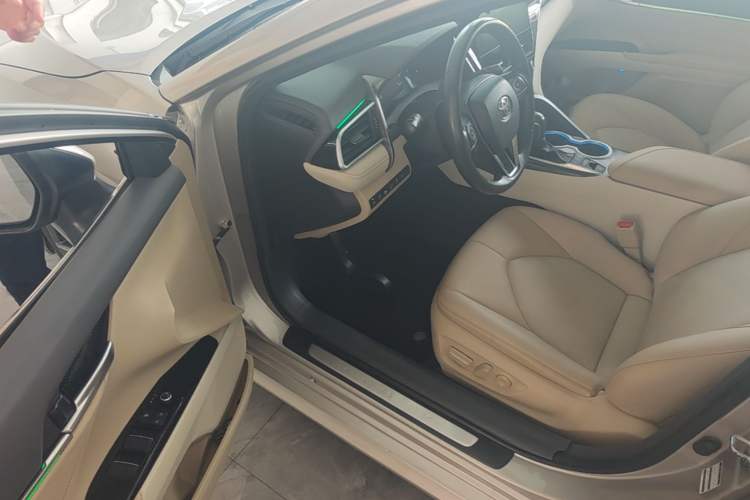 Used Toyota Camry 2021 2.5G Luxury Edition Driver Seat