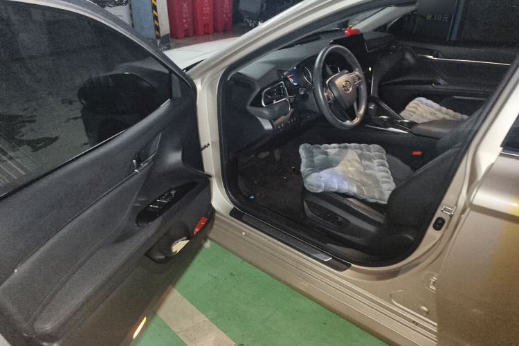 Used Toyota Camry 2021 2.0G Luxury Edition Driver Seat