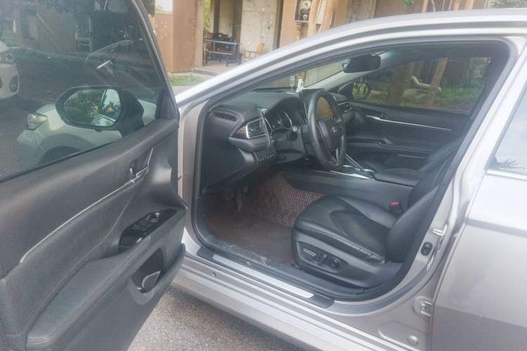 Used Toyota Camry 2021 2.0G Luxury Edition Driver Seat