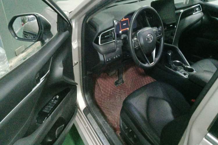 Used Toyota Camry 2021 2.5G Luxury Edition Driver Seat
