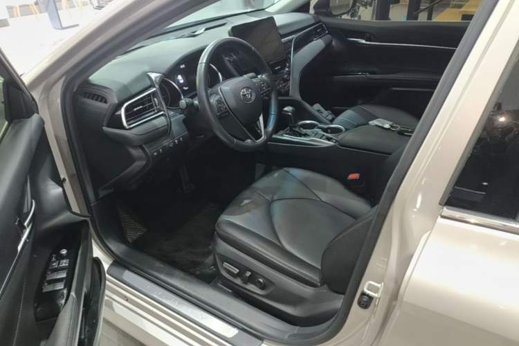 Used Toyota Camry 2021 2.0G Luxury Edition Driver Seat