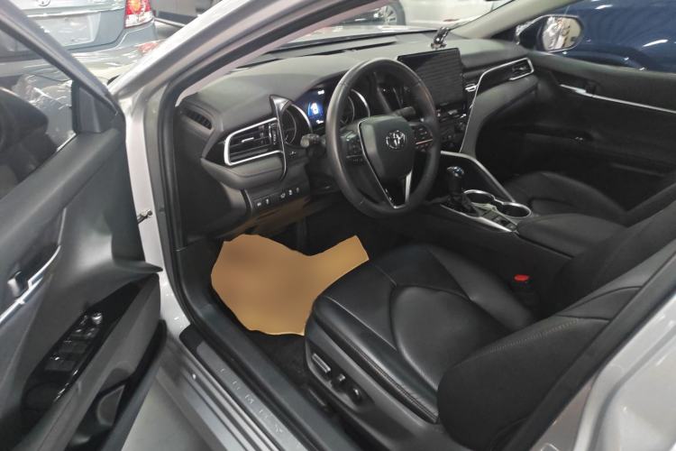 Used Toyota Camry 2021 2.0G Luxury Edition Driver Seat