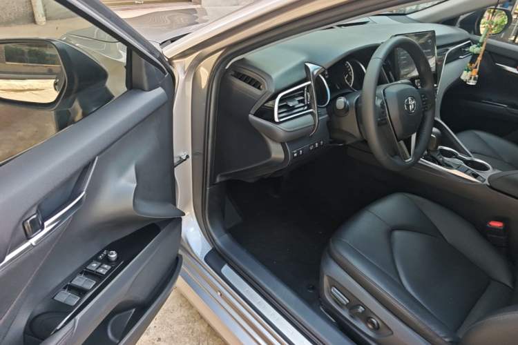 Used Toyota Camry 2021 2.0G Luxury Edition Driver Seat