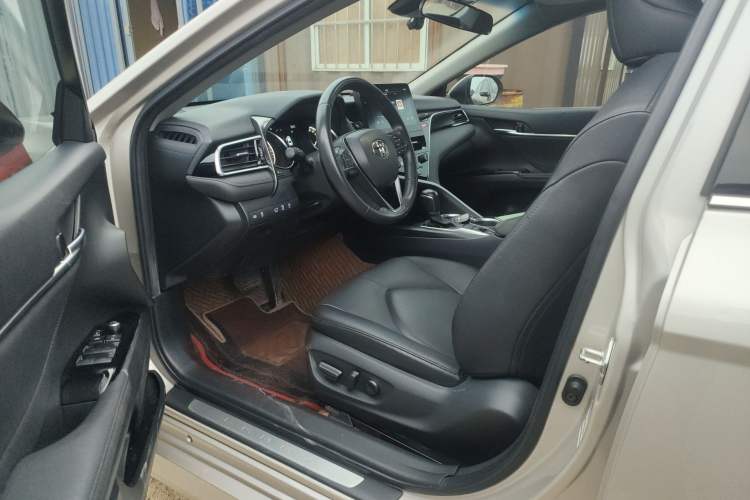 Used Toyota Camry 2021 2.0G Luxury Edition Driver Seat