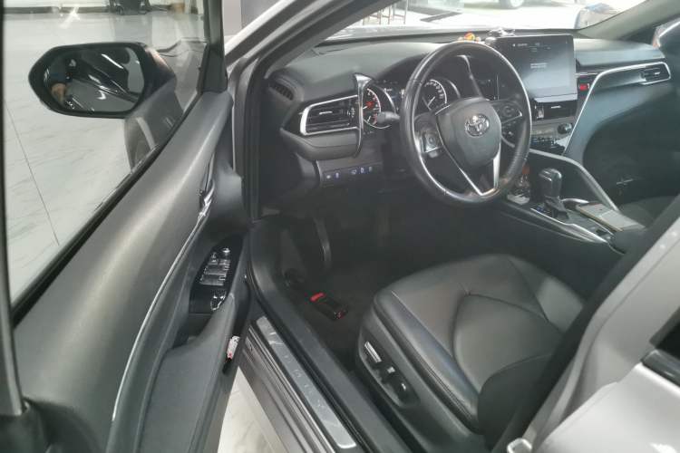 Used Toyota Camry 2021 2.0G Luxury Edition Driver Seat