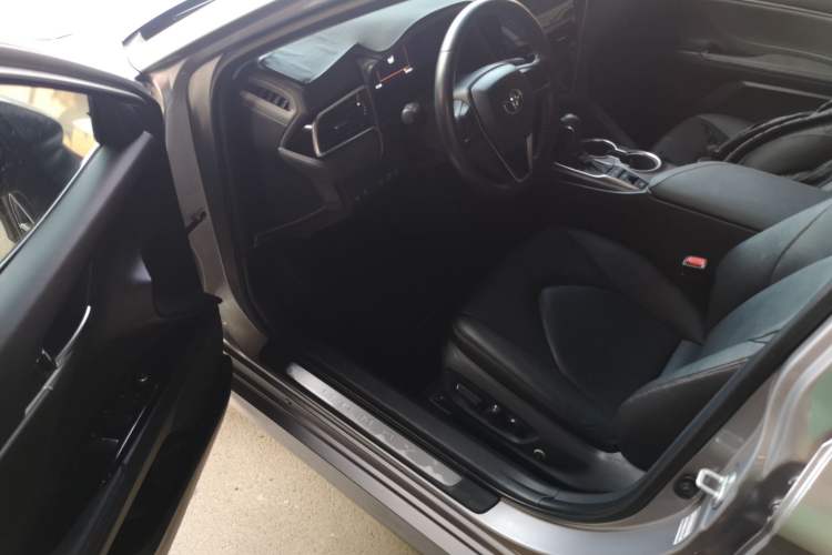 Used Toyota Camry 2021 2.5G Luxury Edition Driver Seat