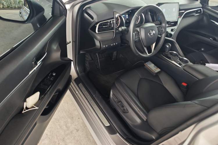 Used Toyota Camry 2021 2.0G Luxury Edition Driver Seat