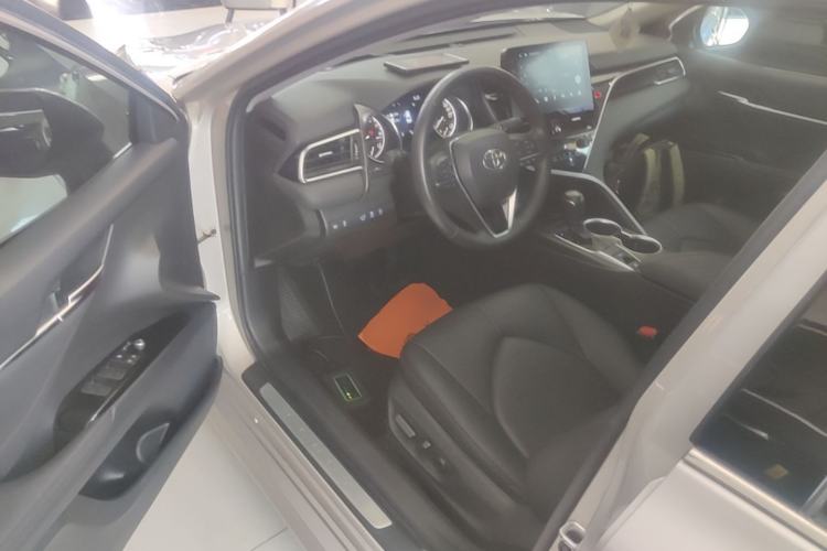 Used Toyota Camry 2021 2.0G Luxury Edition Driver Seat