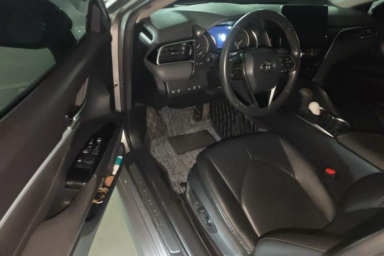 Used Toyota Camry 2021 2.0G Luxury Edition Driver Seat