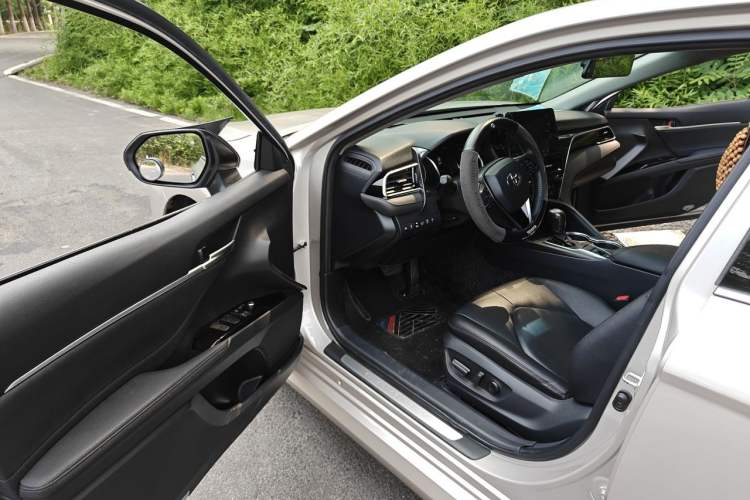 Used Toyota Camry 2021 2.0G Luxury Edition Driver Seat