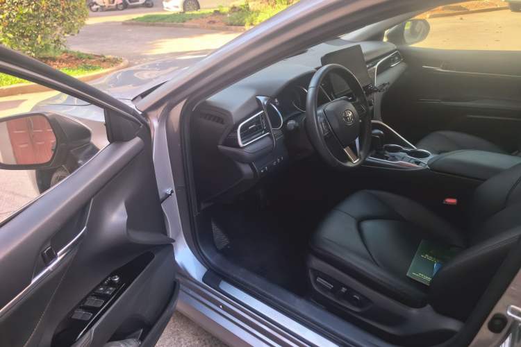 Used Toyota Camry 2021 2.0G Luxury Edition Driver Seat