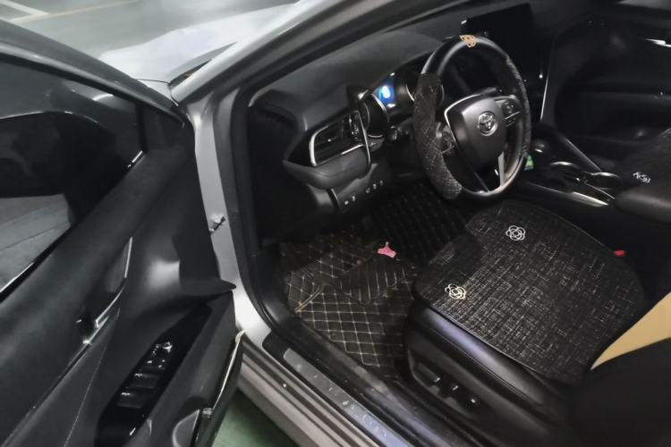 Used Toyota Camry 2021 2.0G Luxury Edition Driver Seat