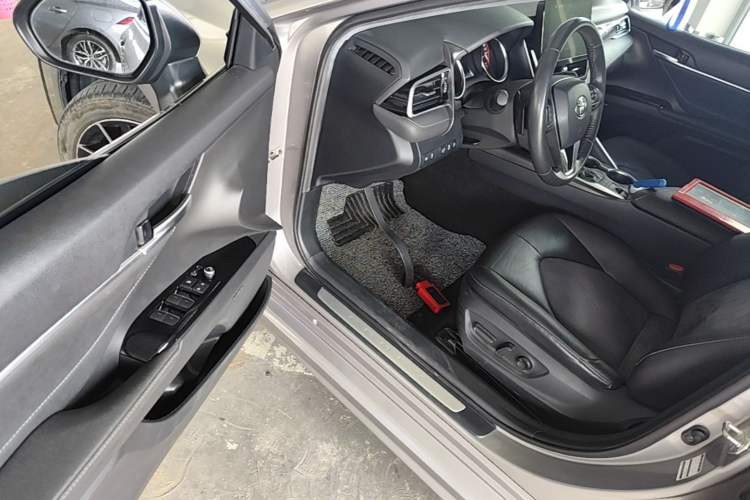 Used Toyota Camry 2021 2.0S FENGSHANG Edition Driver Seat
