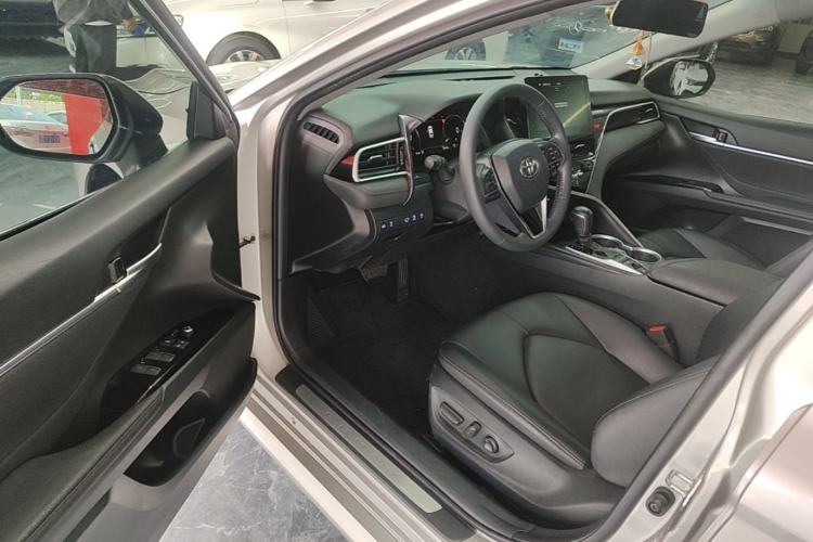 Used Toyota Camry 2021 2.5G Luxury Edition Driver Seat