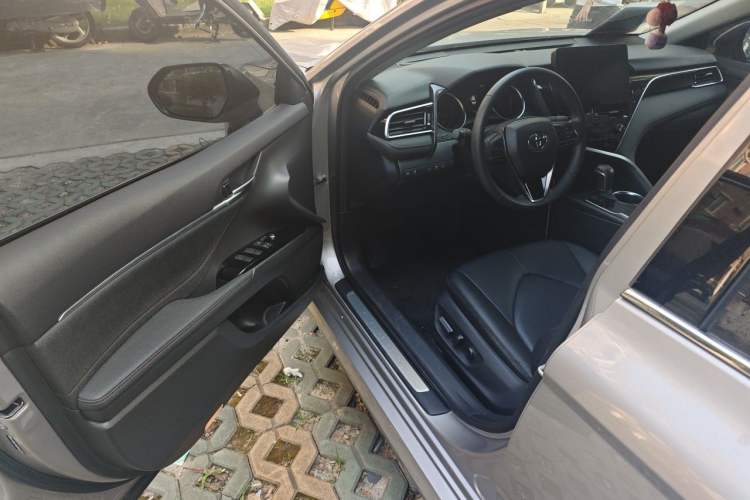 Used Toyota Camry 2021 2.0G Luxury Edition Driver Seat
