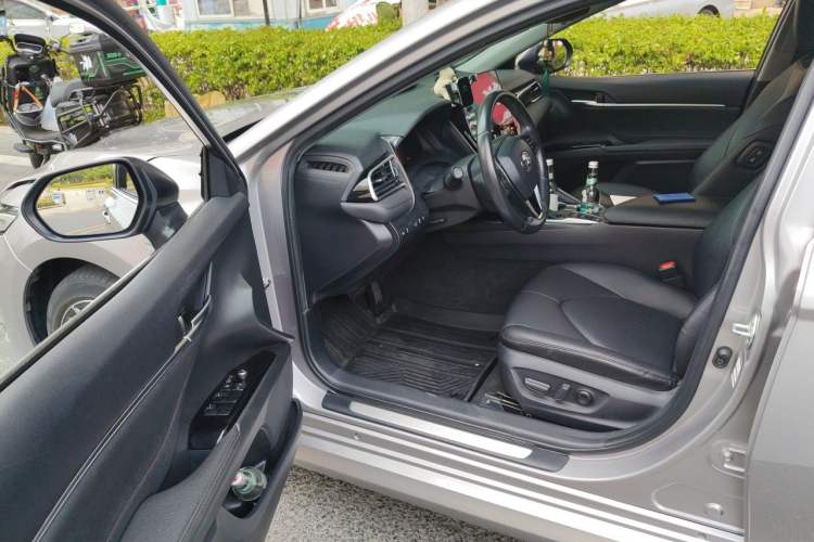 Used Toyota Camry 2021 2.5G Luxury Edition Driver Seat