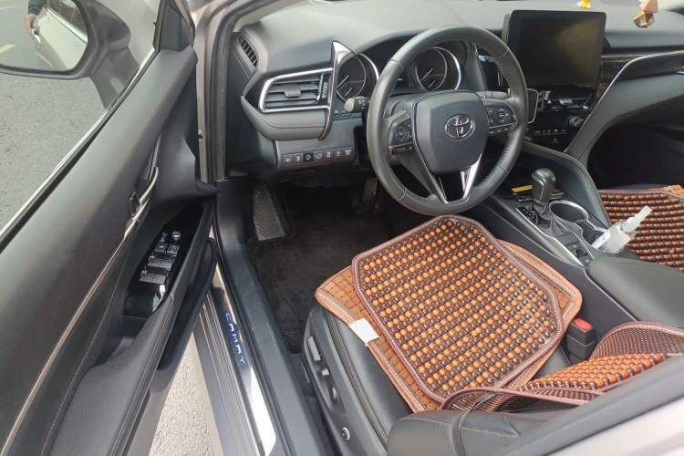 Used Toyota Camry 2021 2.0G Luxury Edition Driver Seat