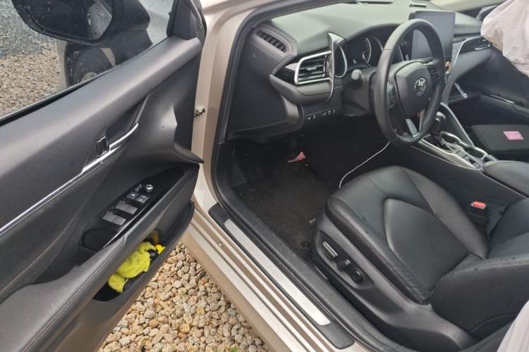 Used Toyota Camry 2021 2.0G Luxury Edition Driver Seat