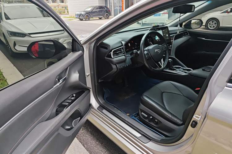 Used Toyota Camry 2021 2.5G Luxury Edition Driver Seat