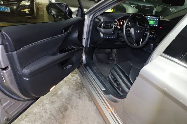 Used Toyota Camry 2021 2.5G Luxury Edition Driver Seat