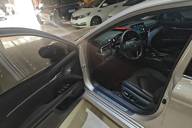 Used Toyota Camry 2021 2.5G Luxury Edition Driver Seat