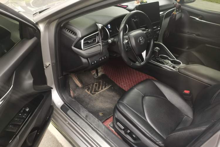 Used Toyota Camry 2021 2.0G Luxury Edition Driver Seat