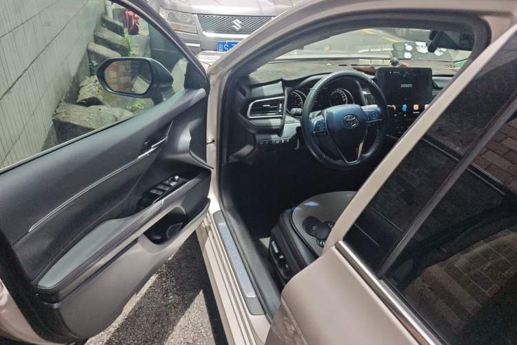 Used Toyota Camry 2021 2.0G Luxury Edition Driver Seat