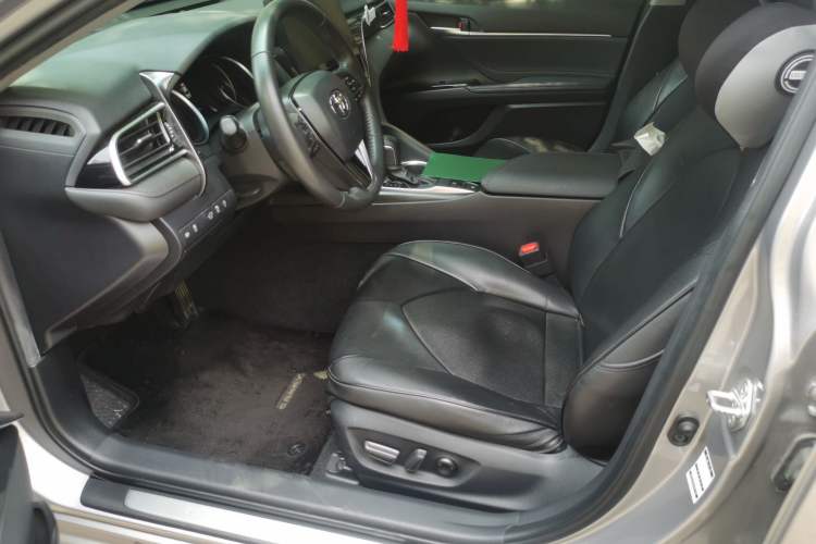 Used Toyota Camry 2021 2.0G Luxury Edition Driver Seat