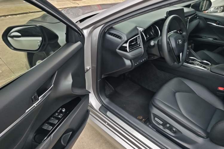 Used Toyota Camry 2021 2.0G Luxury Edition Driver Seat