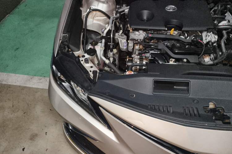 Used Toyota Camry 2021 2.0G Luxury Edition Engine Bay Right