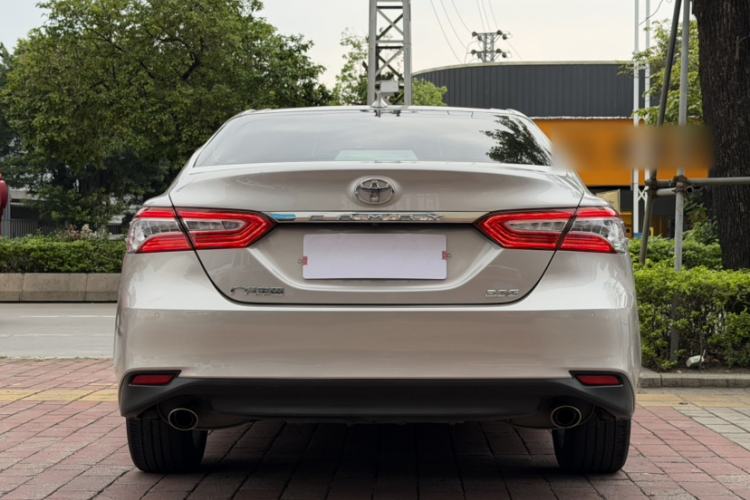 Used Toyota Camry 2021 2.0G Luxury Edition Exterior 2