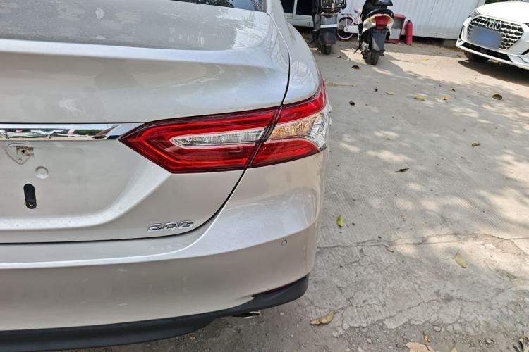 Used Toyota Camry 2021 2.0G Luxury Edition Exterior 3