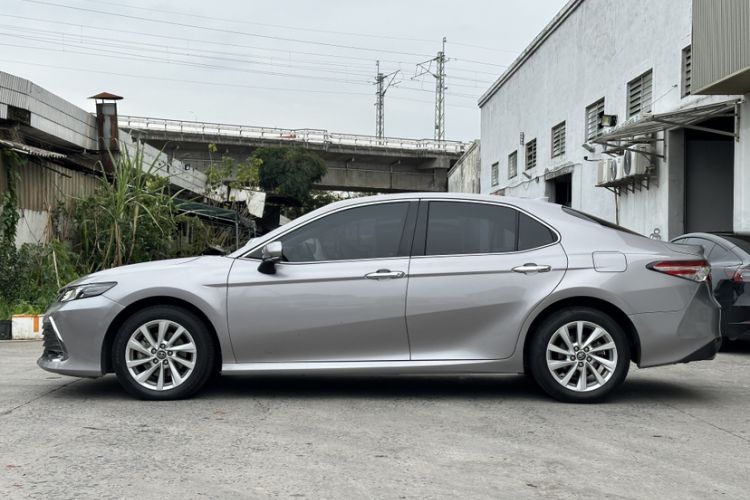 Used Toyota Camry 2021 2.0G Luxury Edition Exterior 3