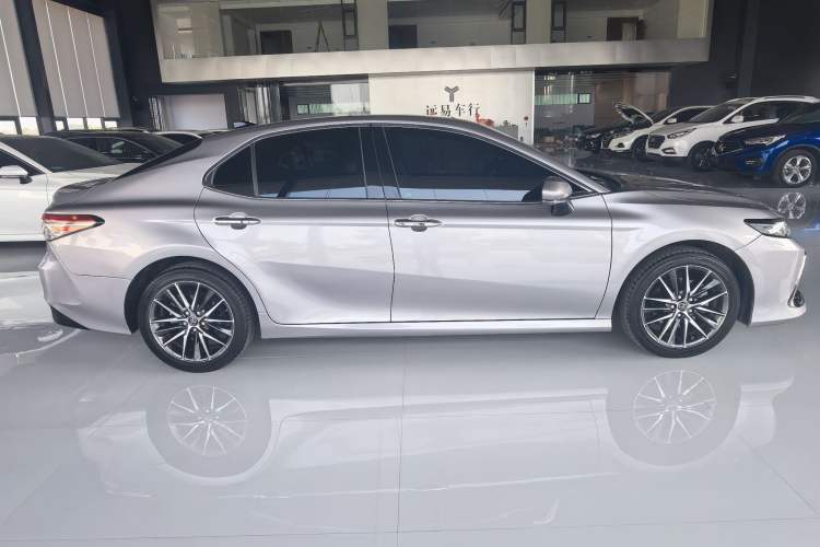 Used Toyota Camry 2021 2.5G Luxury Edition Exterior 4