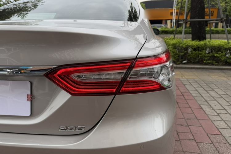 Used Toyota Camry 2021 2.0G Luxury Edition Exterior 4