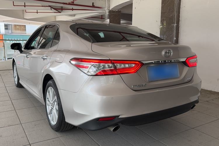 Used Toyota Camry 2021 2.0G Luxury Edition Exterior 5