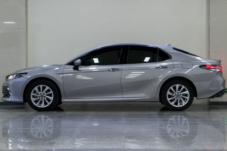 Used Toyota Camry 2021 2.0G Luxury Edition Exterior 5