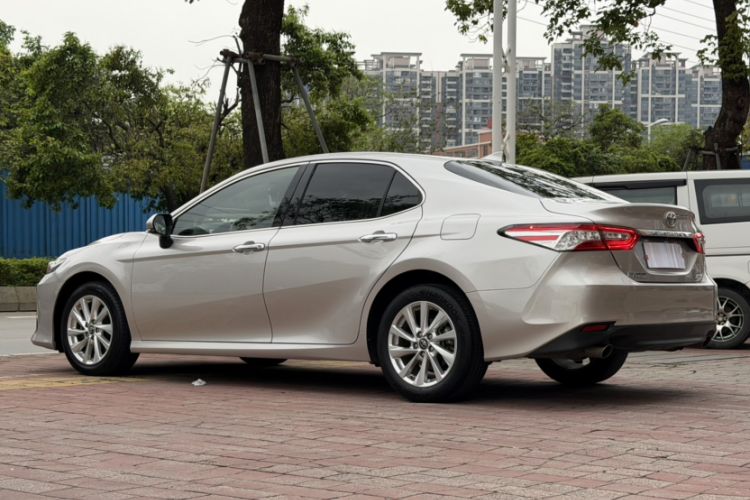 Used Toyota Camry 2021 2.0G Luxury Edition Exterior 6