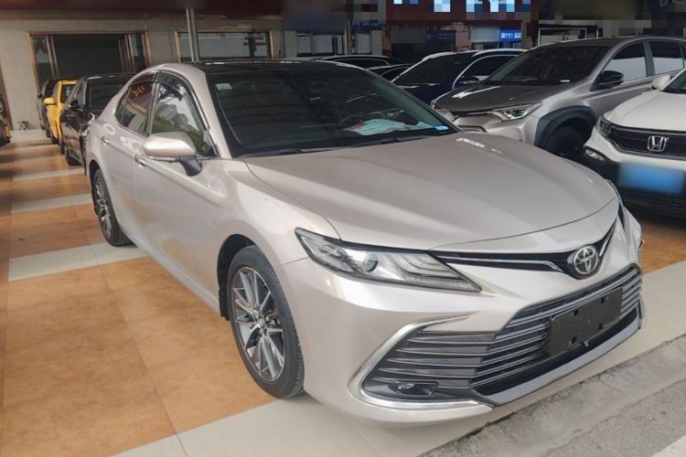 Used Toyota Camry 2021 2.5G Luxury Edition Front Right 45 Deg