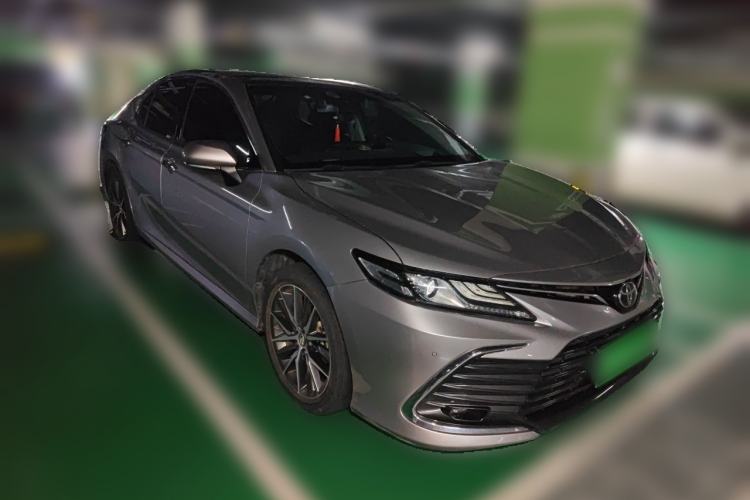 Used Toyota Camry 2021 2.5G Luxury Edition Front Right 45 Deg