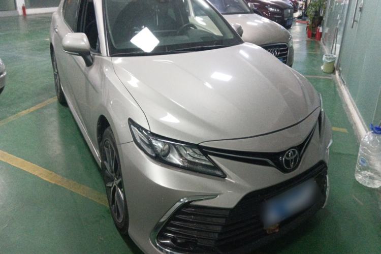 Used Toyota Camry 2021 2.5G Luxury Edition Front Right 45 Deg